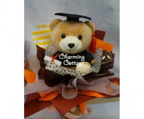 Big graduation bear bouquet